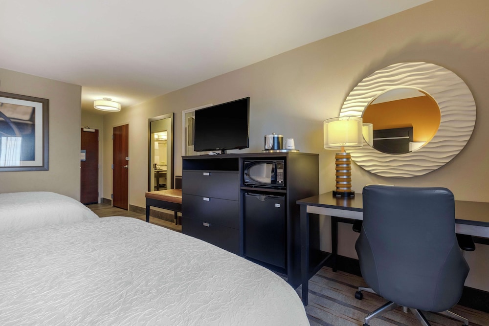 Room, 2 Queen Beds, Non Smoking, Refrigerator