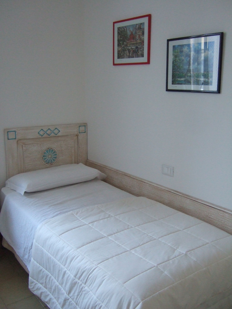 Single Room photo 3