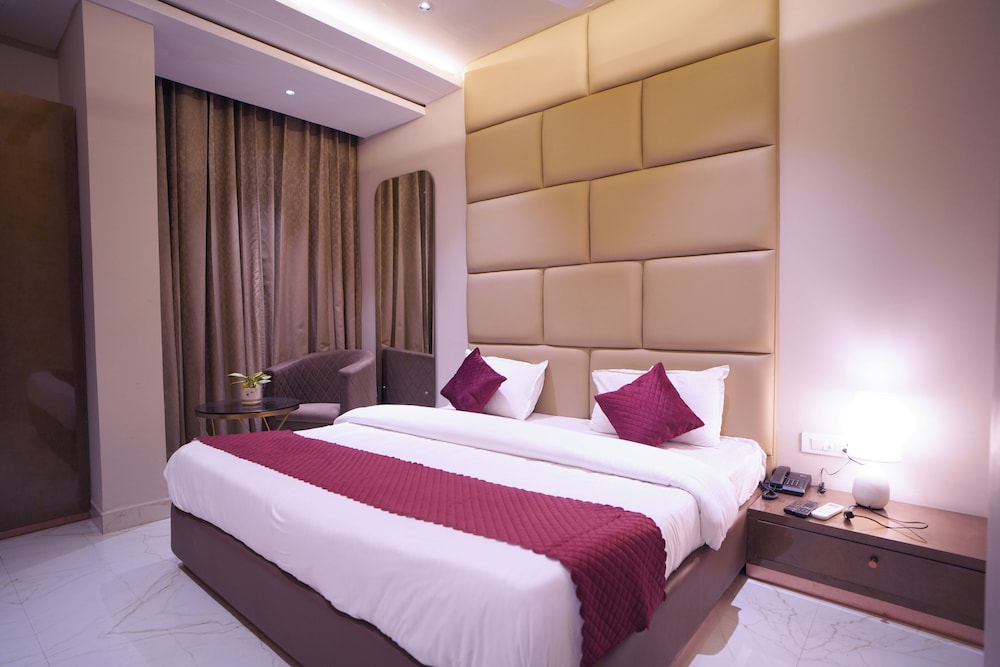 Deluxe Double Room, City View photo 1