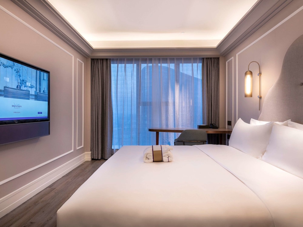 Superior Room, 1 King Bed