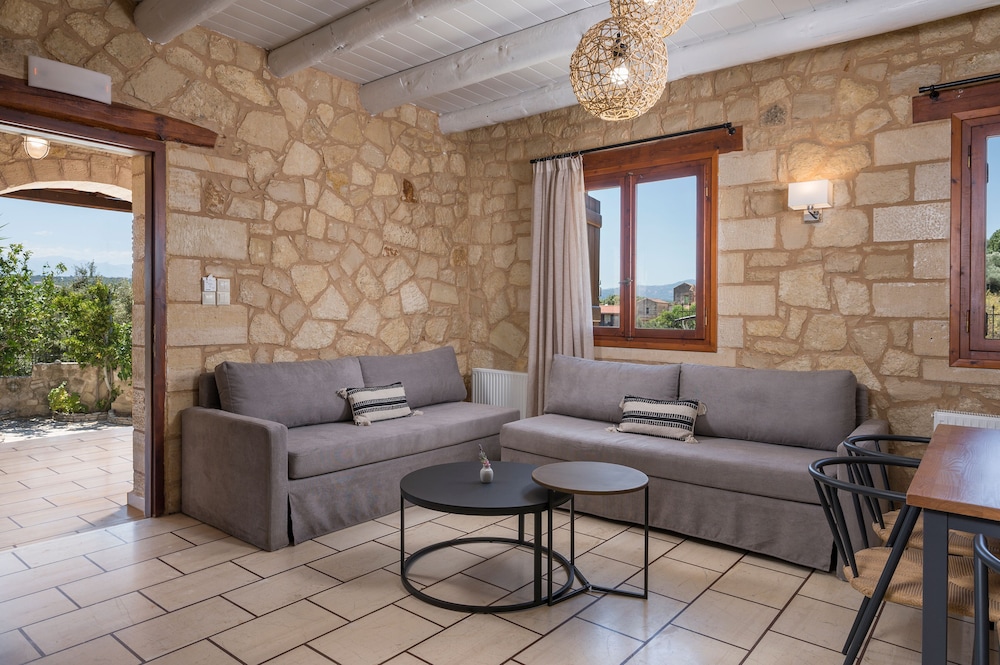 Traditional Villa, 3 Bedrooms, Mountain View photo 2