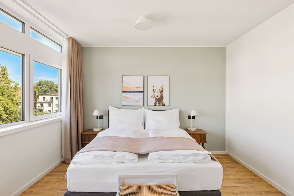 One-Bedroom Suite with Sofa Bed