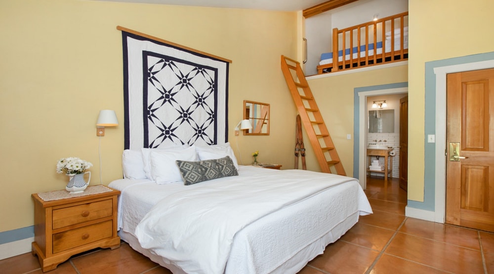 Loft, Multiple Beds photo 1