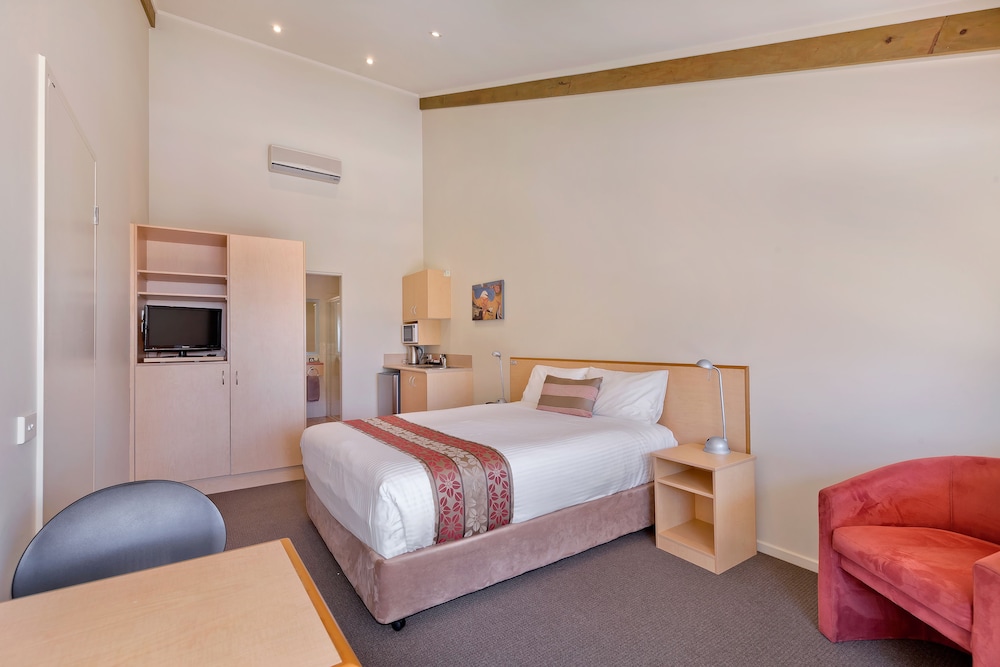 Motel Style Unit photo 2