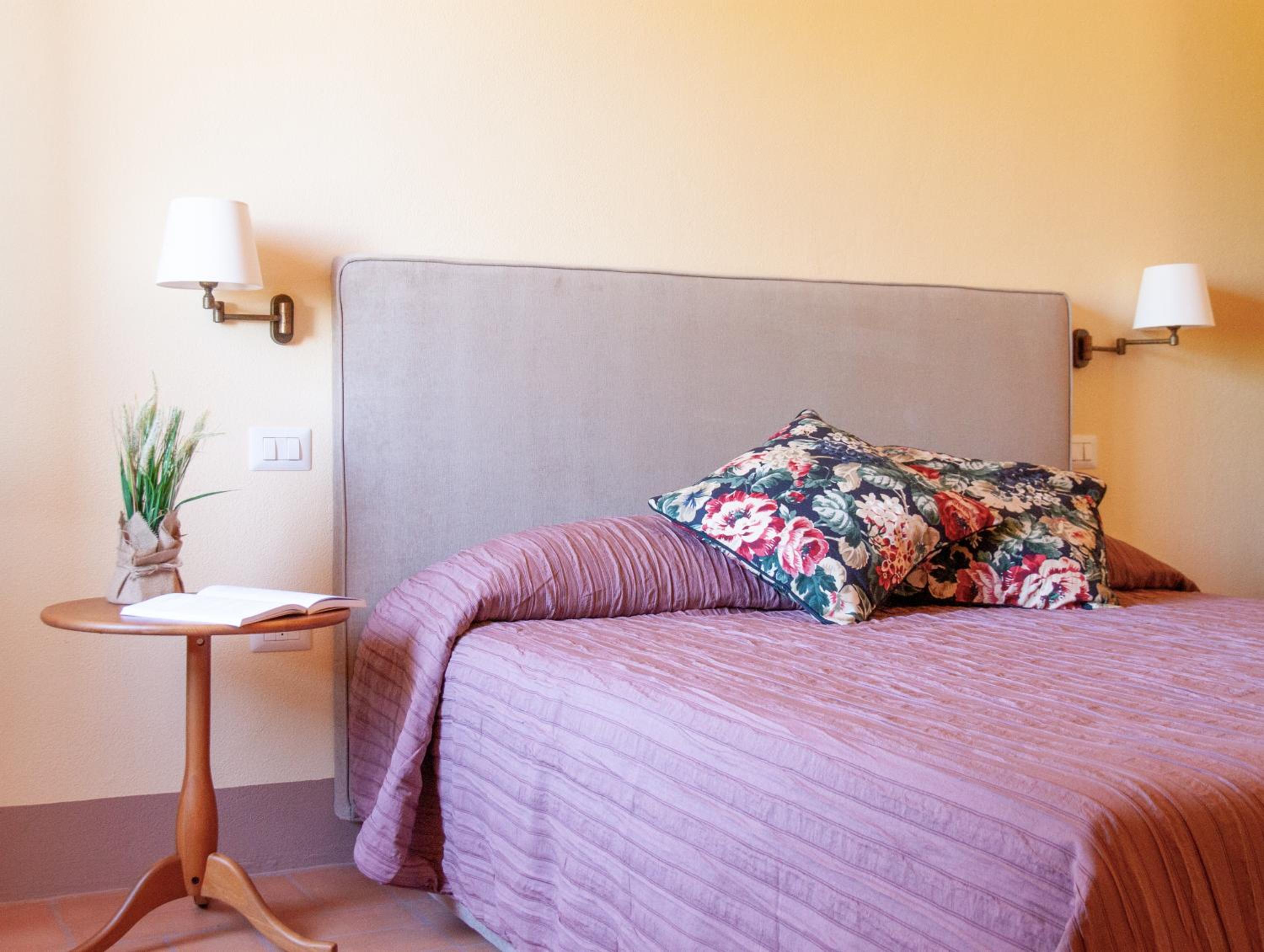 Double or Twin Room - Photo 7