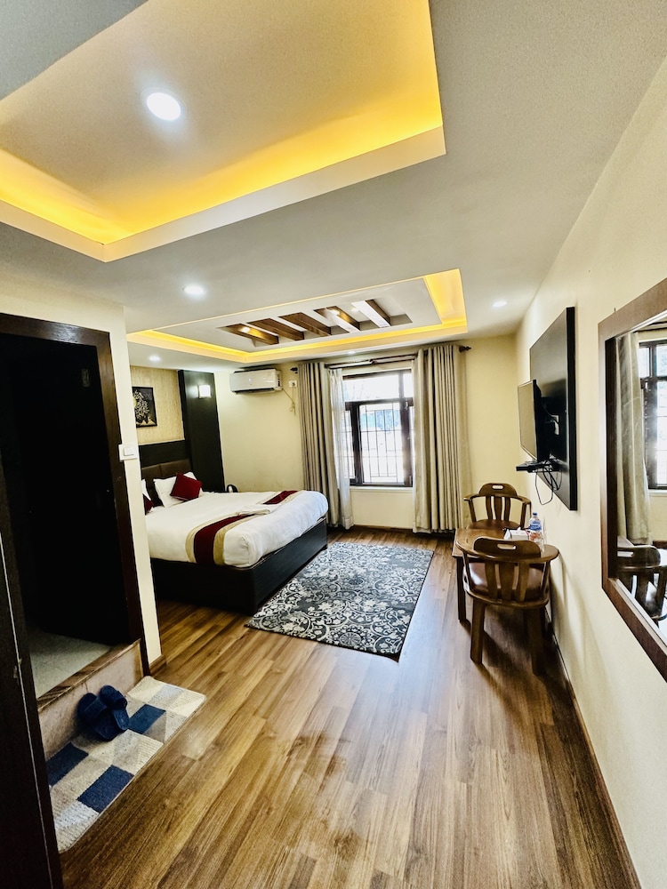 Deluxe Double Room - Photo 15