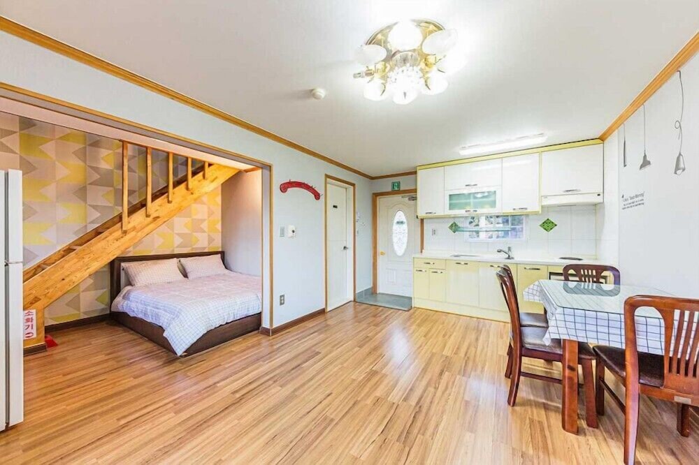 Room (Darae) - Photo 1