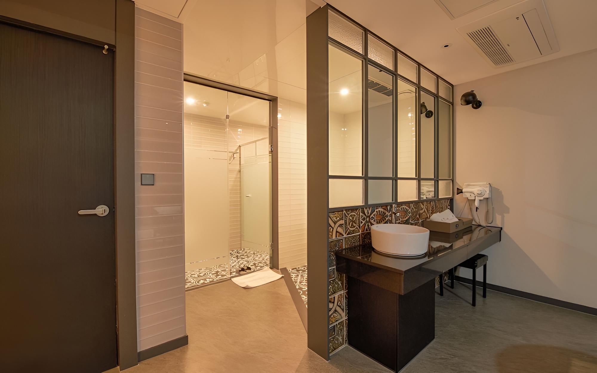 Room (VIP (Jet Spa)) - Photo 7