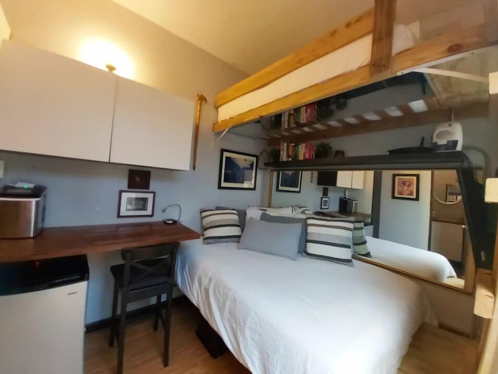 Deluxe Studio Suite