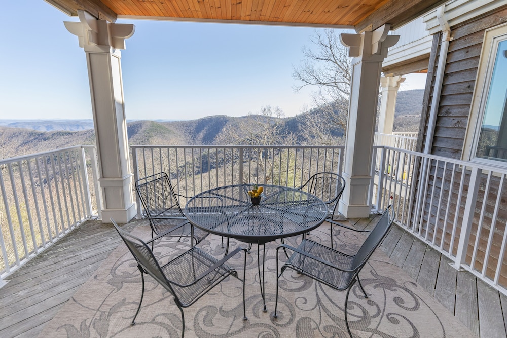 Apt With Balcony & Loft, Mountain Views, Meals & Wellness Activities photo 3