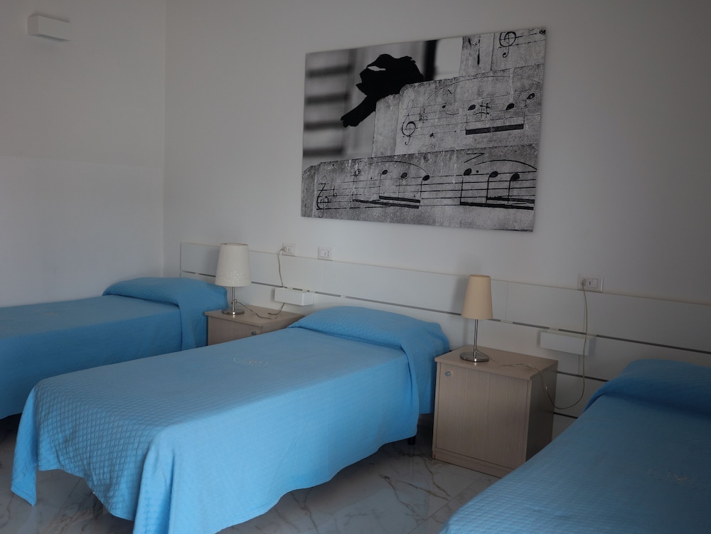Basic Double or Twin Room photo 2