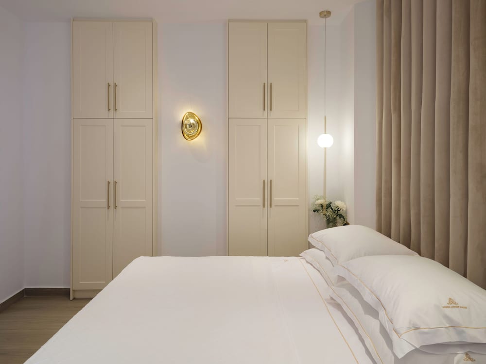 Superior One Bedroom Suite with Sea View photo 2
