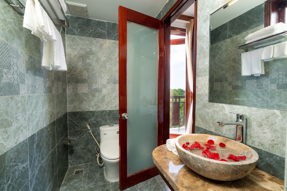 Deluxe Double Room, Balcony - Photo 3