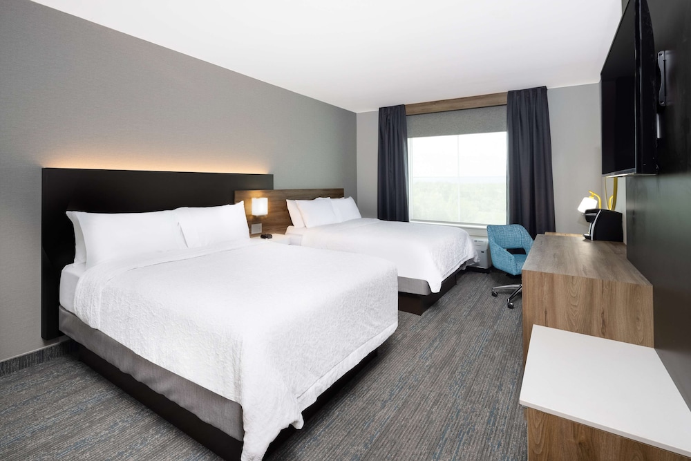 Room, 2 Queen Beds, Accessible, Bathtub - Photo 1