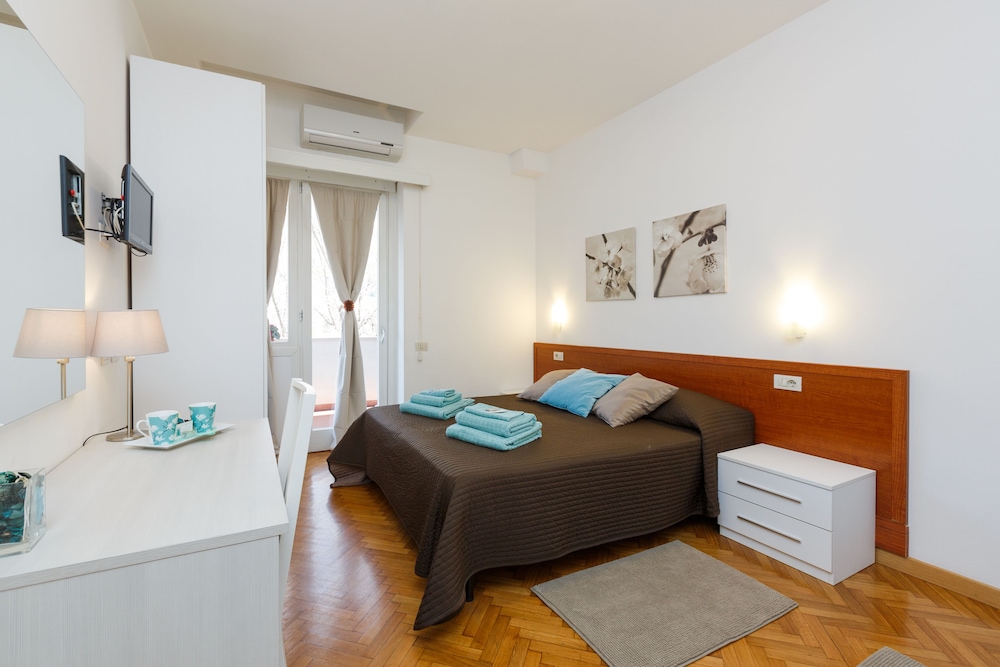Basic Triple Room, City View photo 1