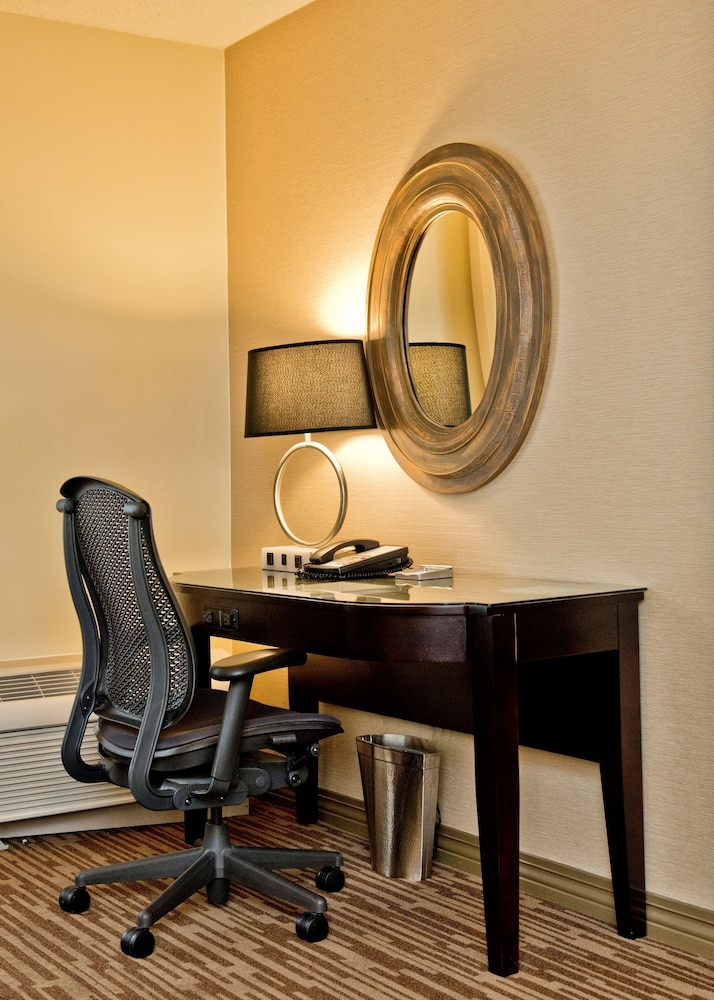 Studio Suite, 1 King Bed, Non Smoking photo 3