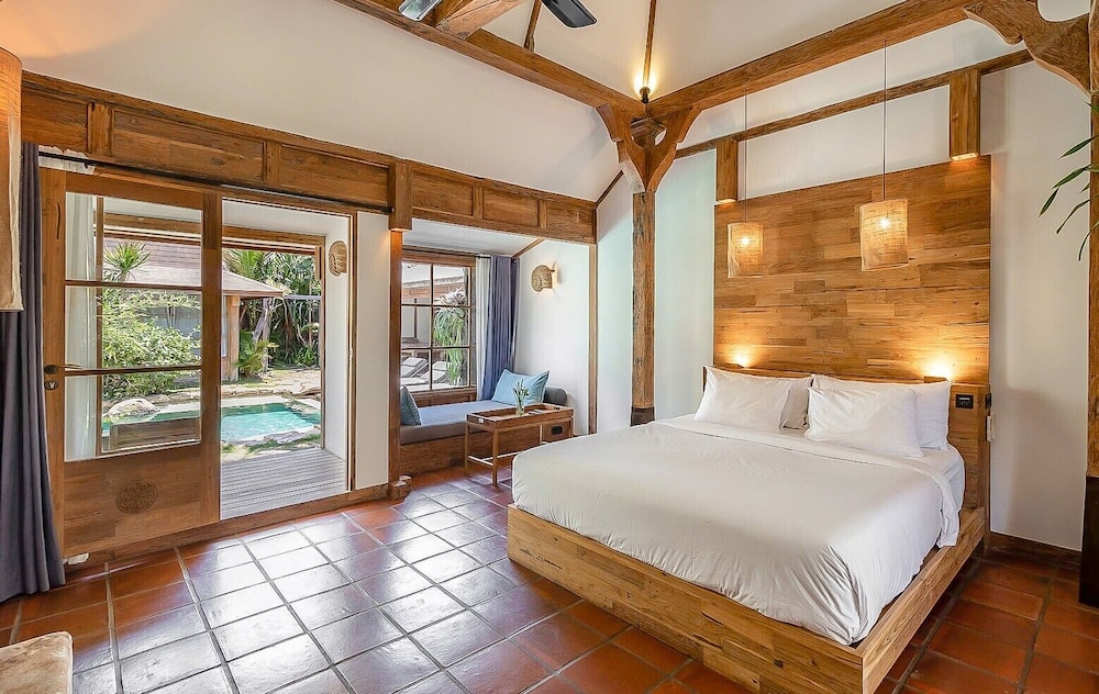 Joglo Pool side Room photo 2