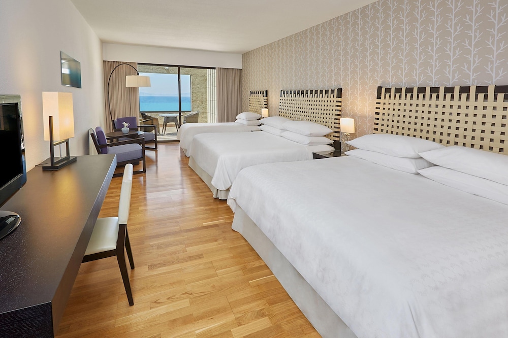 Family Room, 1 King Bed, Sea View