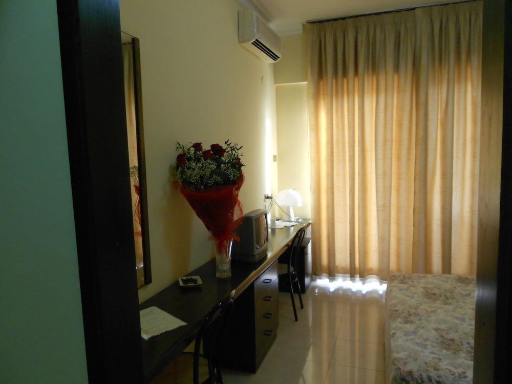 Basic Triple Room, Sea View photo 2