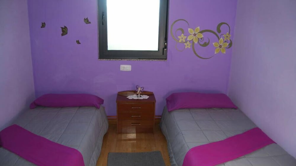 Basic Twin Room, Shared Bathroom
