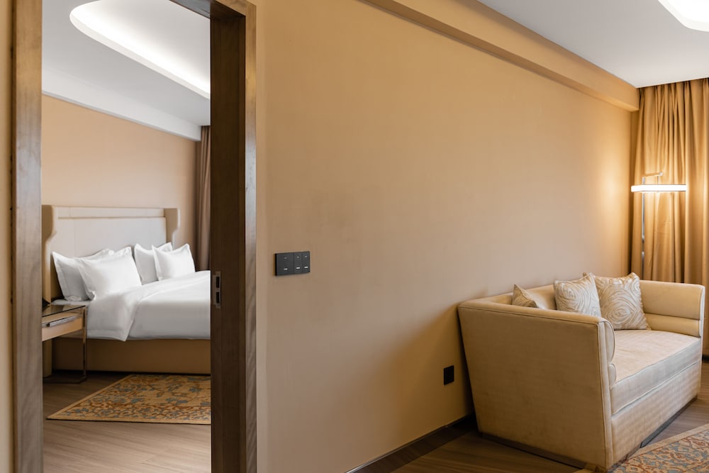 Suite, 1 Double Bed photo 2