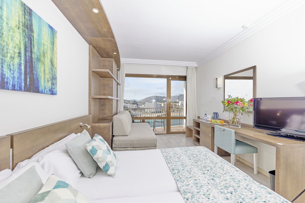 Superior Triple Room, Partial Sea View