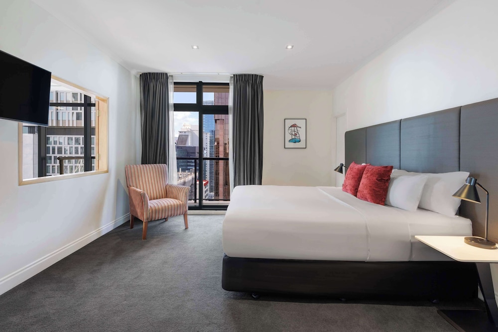 Three Bedroom Penthouse - Photo 2