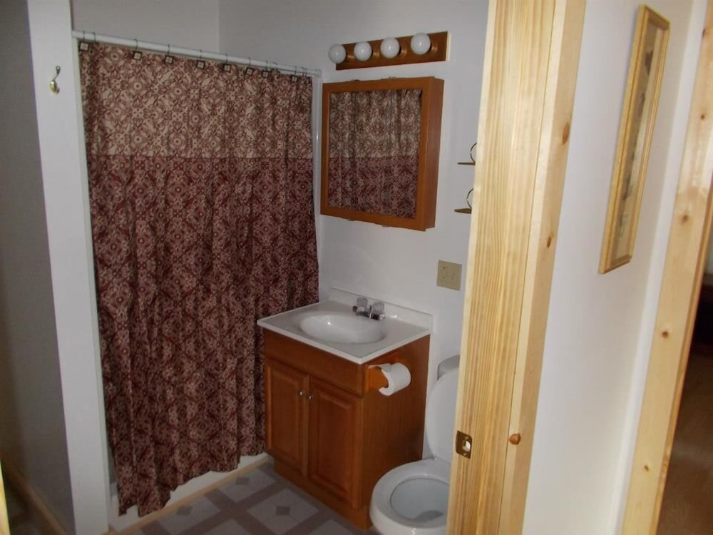 Suite, 3 Bedrooms, 2 Bathrooms (Suite 1 or 2) photo 2