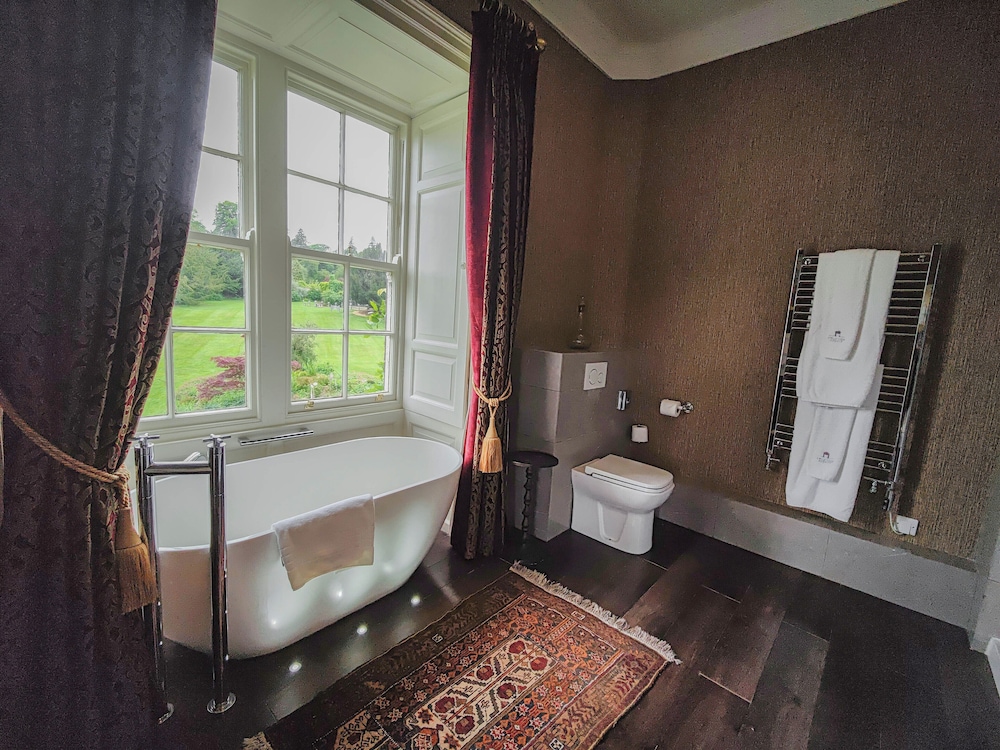 Bradford Signature Dukes Room photo 3