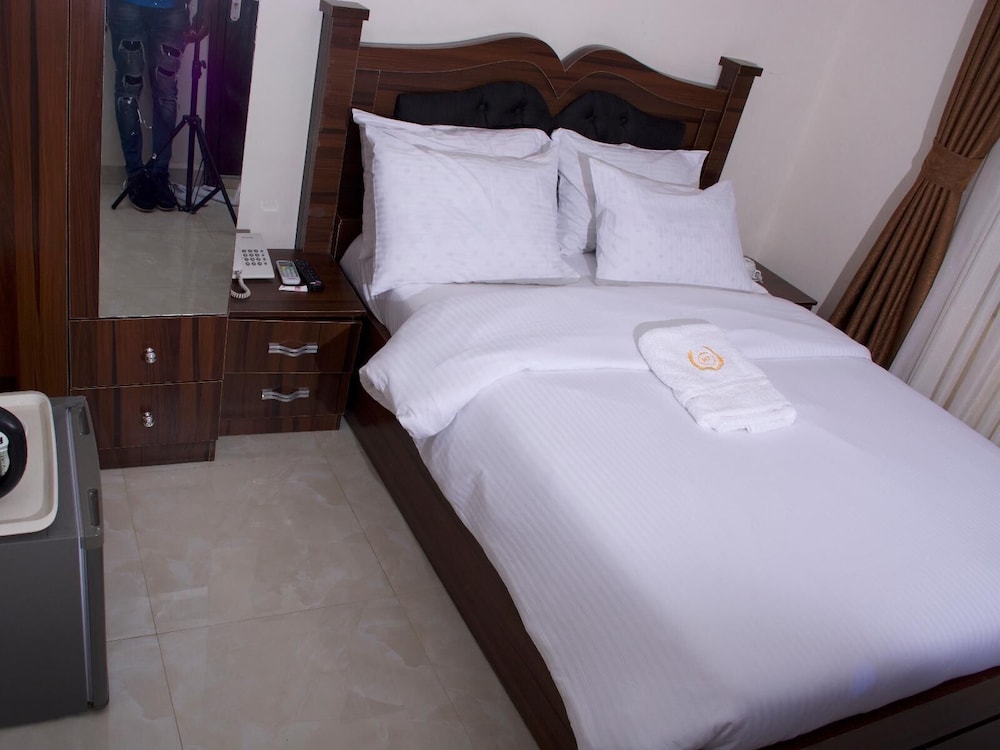 Deluxe Room - Photo 6