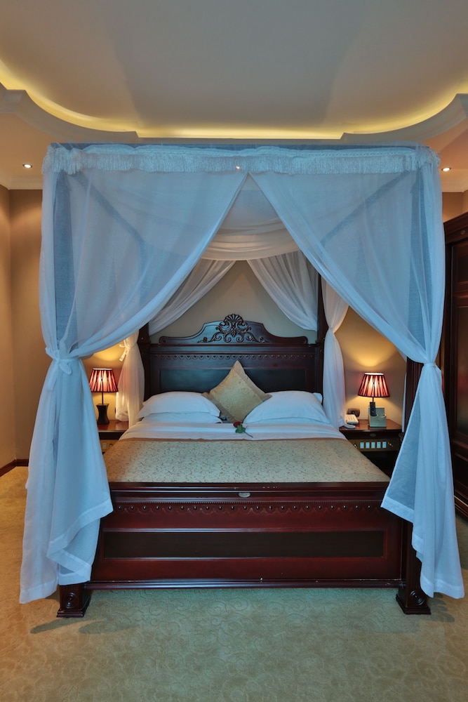 Royal Room photo 3