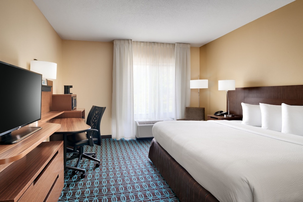 Room, 1 King Bed (Mobility/Hearing Accessible, Tub)
