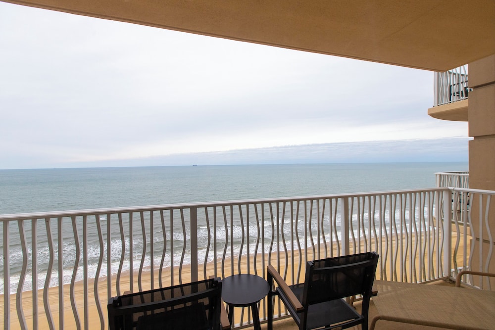 Room, 2 Double Beds, Partial Ocean View (High Floor) - Photo 9