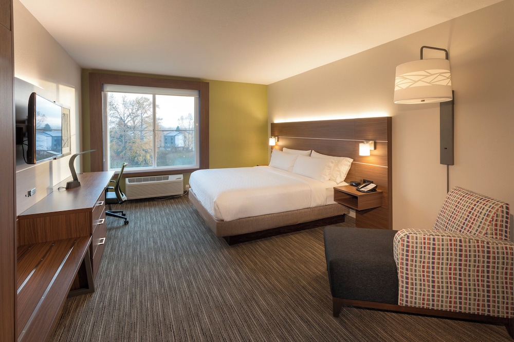 Suite, Multiple Beds, Accessible Bathtub, Non Smoking (Communications)