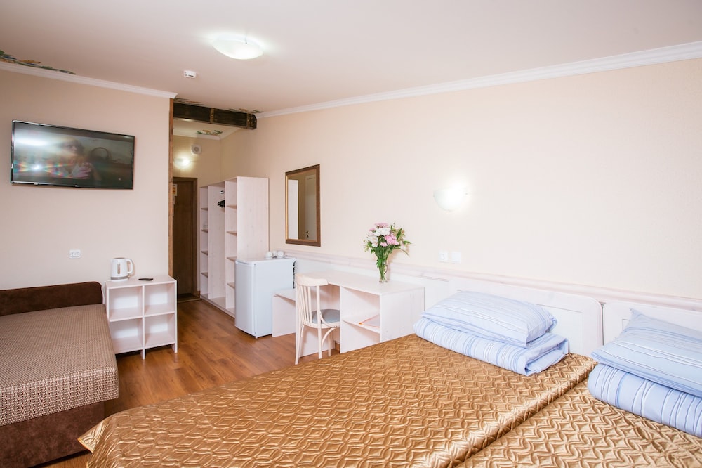 Economy Room, 2 Twin Beds, Courtyard View, Courtyard Area photo 2