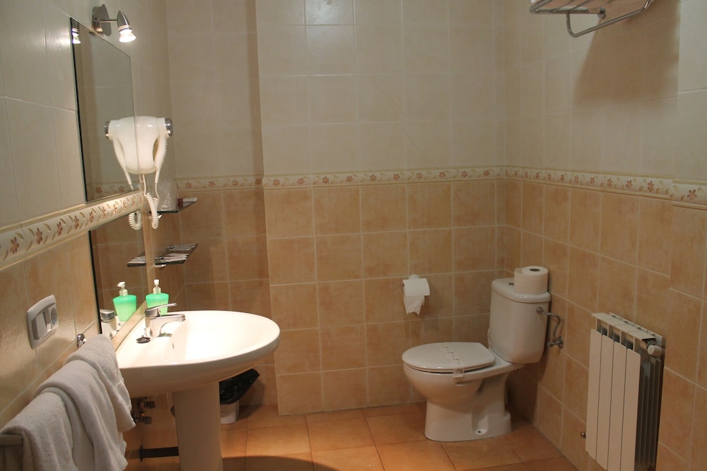 Triple Room, Private Bathroom photo 2