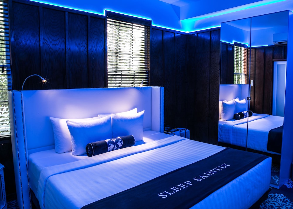 Room, 2 Queen Beds photo 2