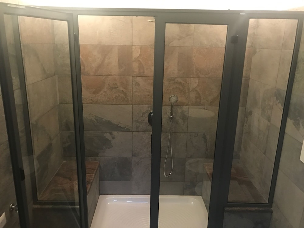 Superior Quadruple Room, Multiple Beds, Sea View photo 3