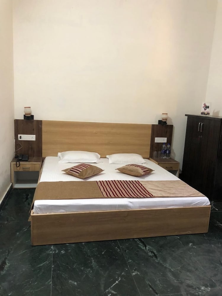 Deluxe Room - Photo 3