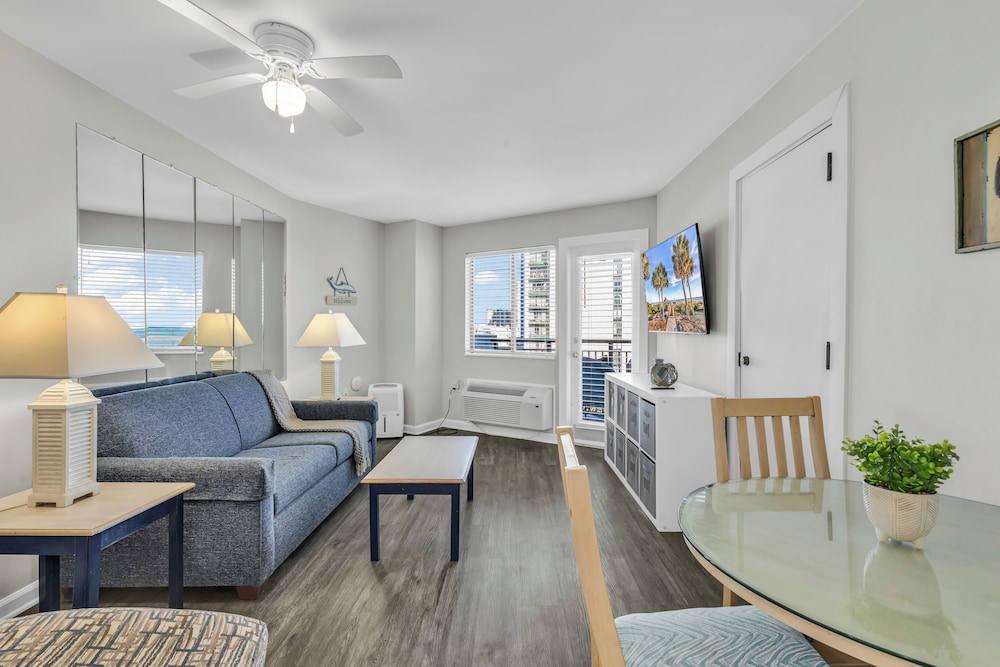 Signature Condo, 1 Bedroom, Kitchen, Partial Ocean View