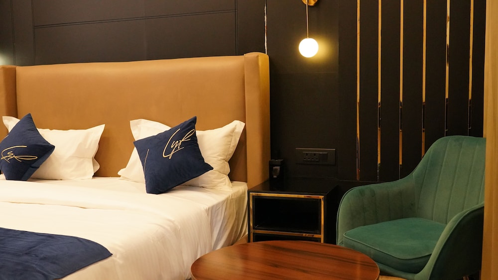 Premium Studio, City View