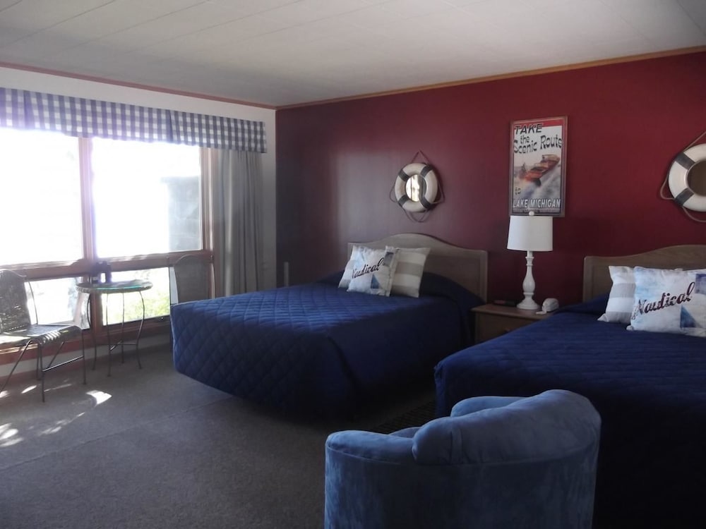 Standard Room, 2 Queen Beds, Lake View photo 3