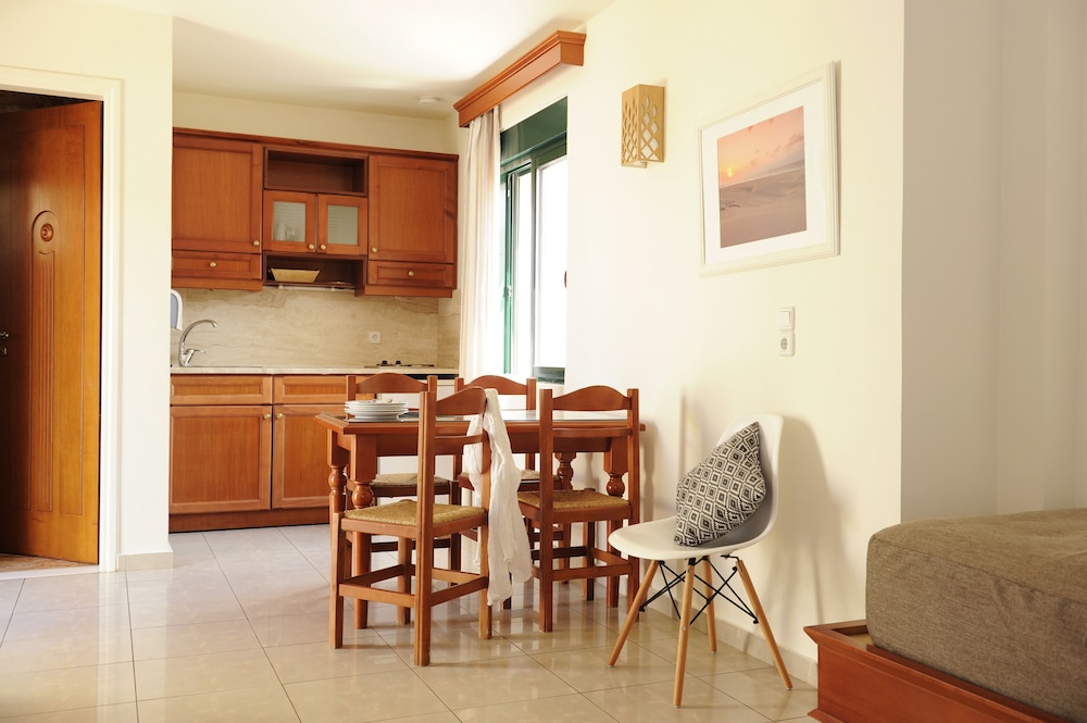 Two Bedroom Apartment, Inland View photo 2