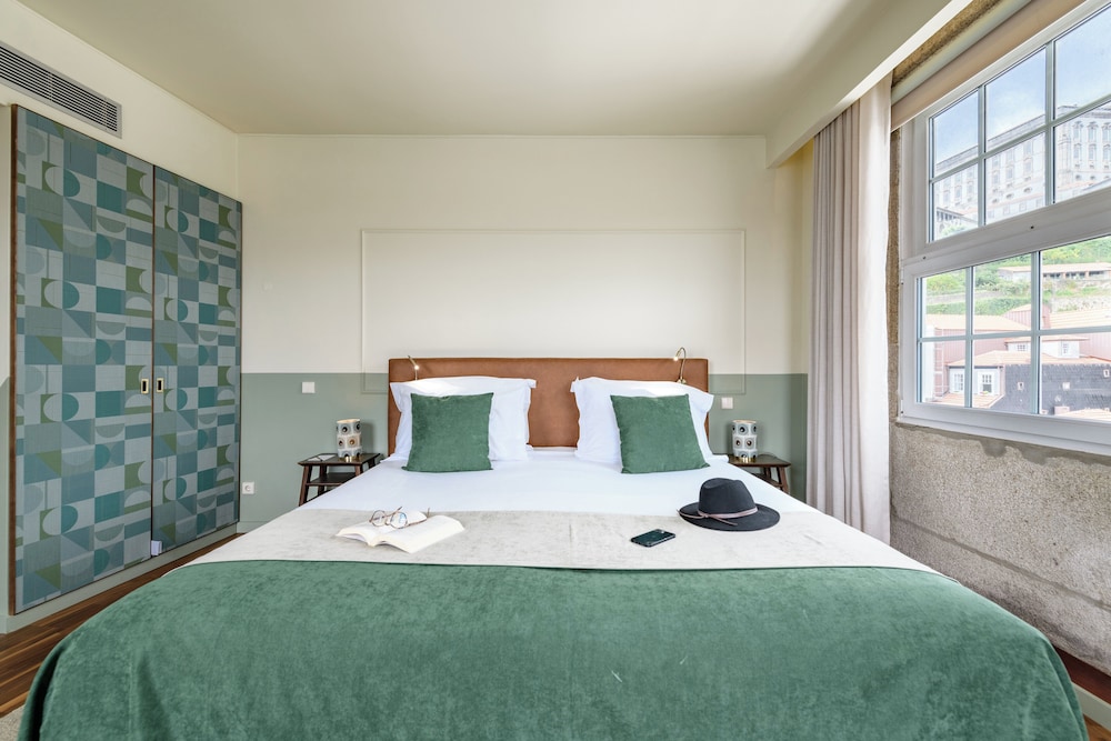Double or Twin Room (Vintage Grand View) - Photo 4