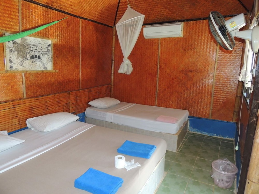 Basic Twin Room with Air Conditioning photo 2