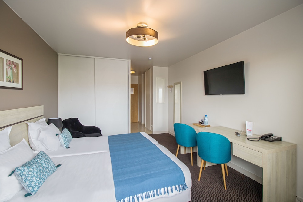 Superior Studio, 2 Twin Beds, Kitchenette - Photo 1