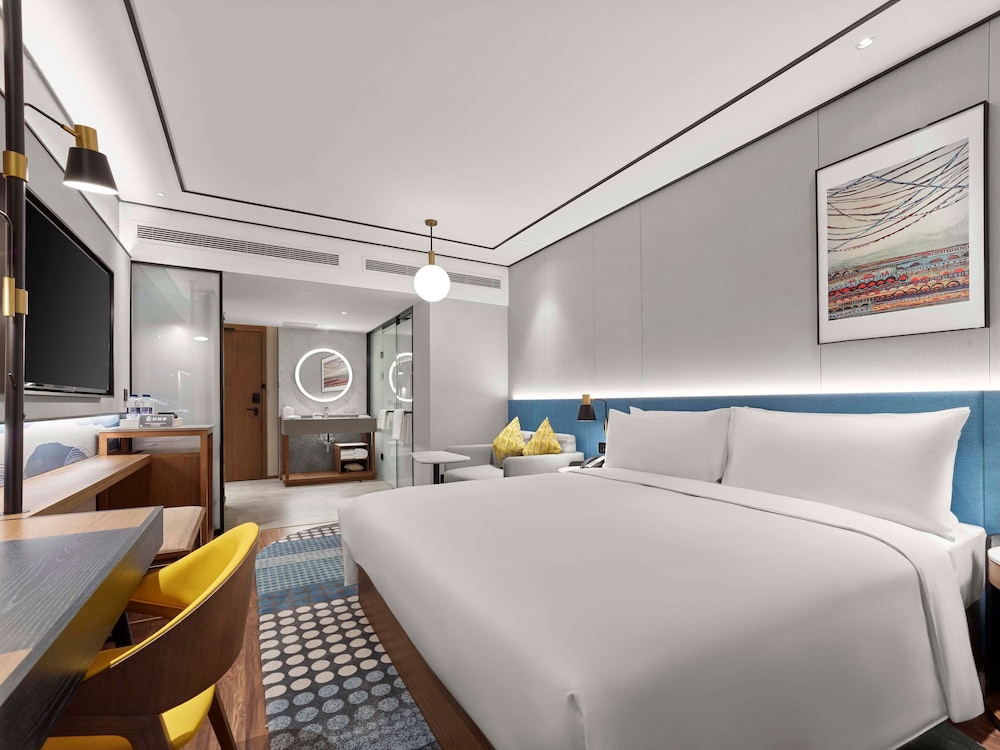 Room, 1 King Bed, Accessible - Photo 1