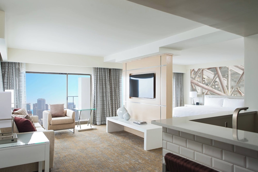 Suite, 1 Bedroom, City View - Photo 1