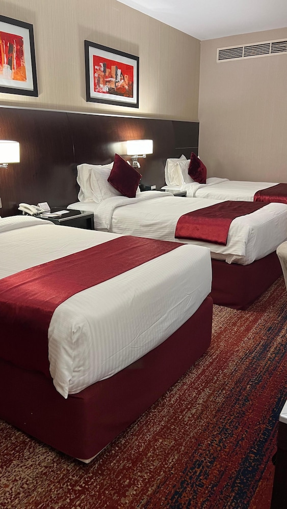 Deluxe Triple Room photo 1