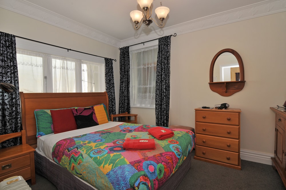 Queen Room, 1 Bed with Ensuite photo 3